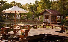 Takfha Cafe & Resort